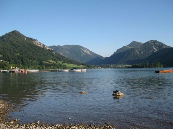 Wohnung Edelweiss - Wohnen Auf Zeit - Homeoffice - Nah Am See - Buchbar Ab 28 Naechte Schliersee Bagian luar foto